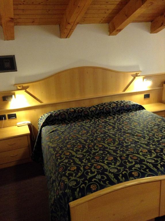Hotel Ai Pini Виго-ди-Фасса Экстерьер фото
