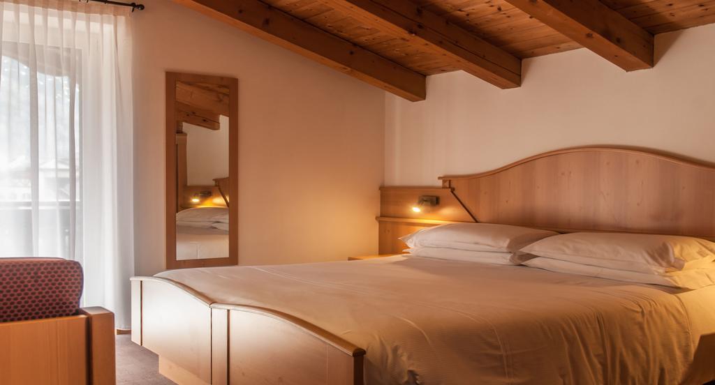 Hotel Ai Pini Виго-ди-Фасса Экстерьер фото