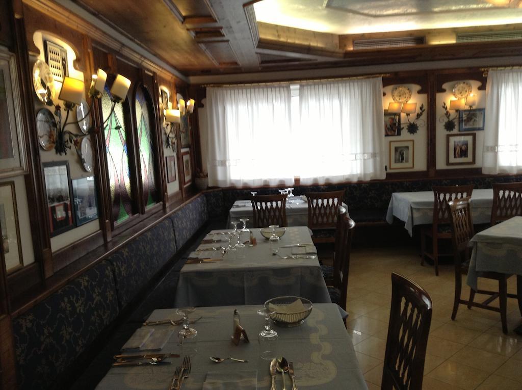Hotel Ai Pini Виго-ди-Фасса Экстерьер фото