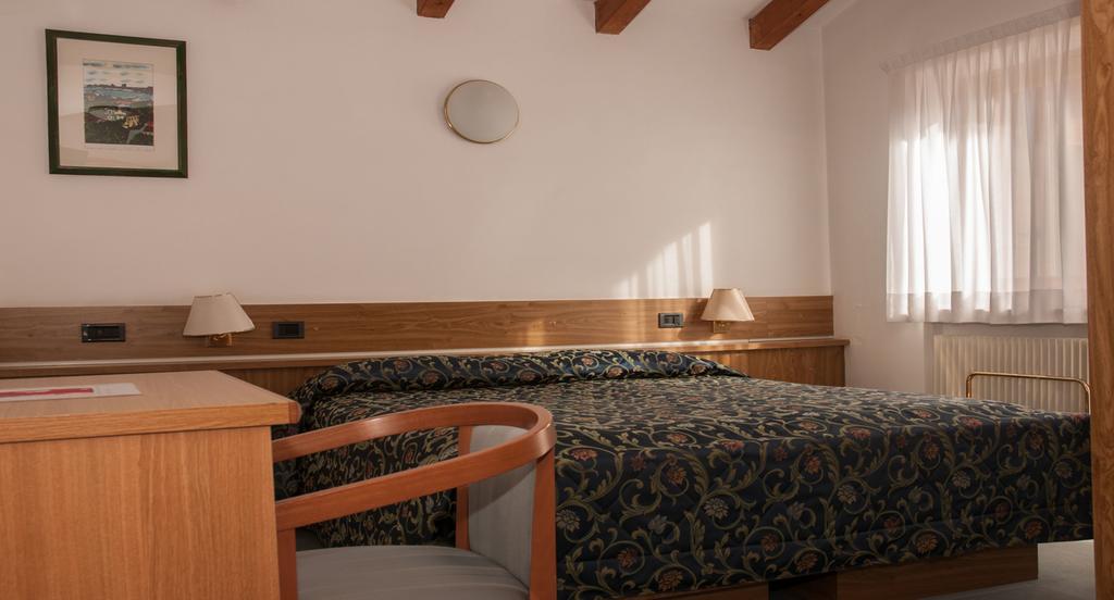 Hotel Ai Pini Виго-ди-Фасса Экстерьер фото