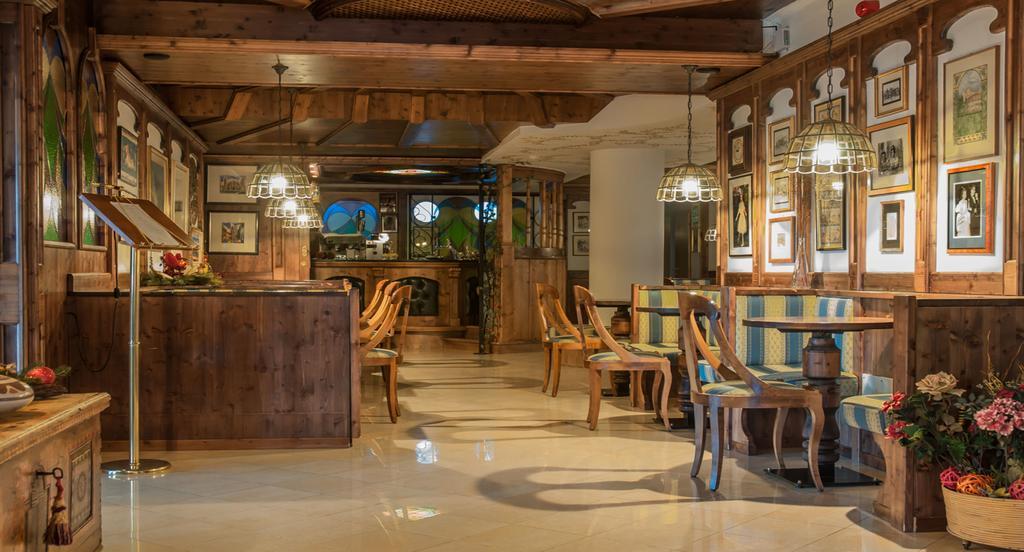 Hotel Ai Pini Виго-ди-Фасса Экстерьер фото