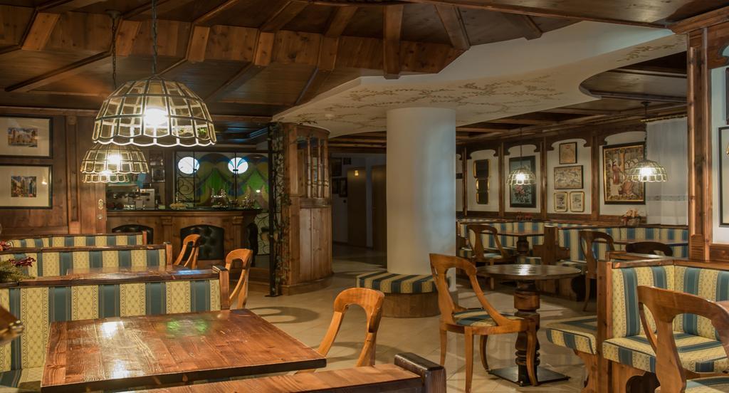 Hotel Ai Pini Виго-ди-Фасса Экстерьер фото