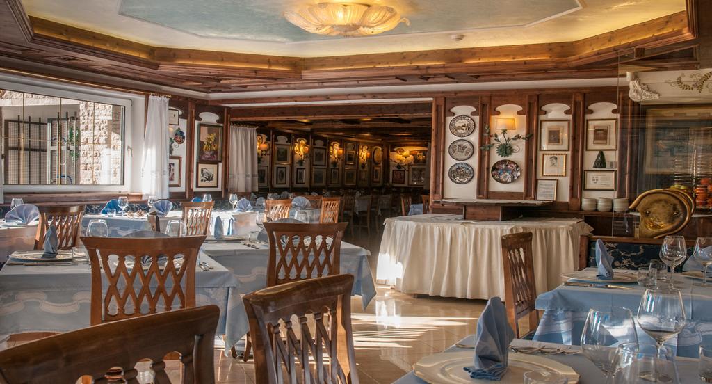 Hotel Ai Pini Виго-ди-Фасса Экстерьер фото