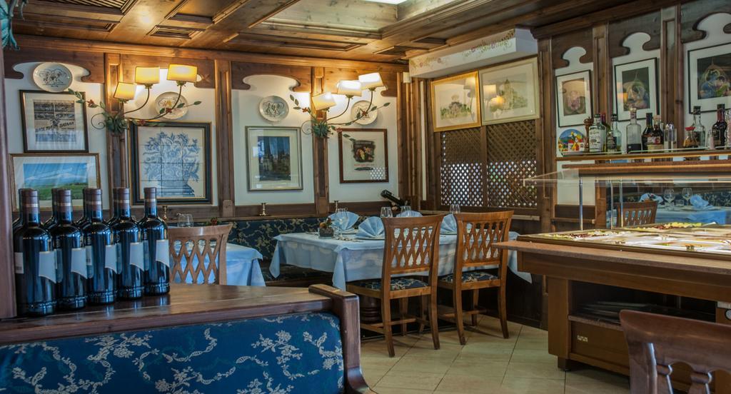 Hotel Ai Pini Виго-ди-Фасса Экстерьер фото