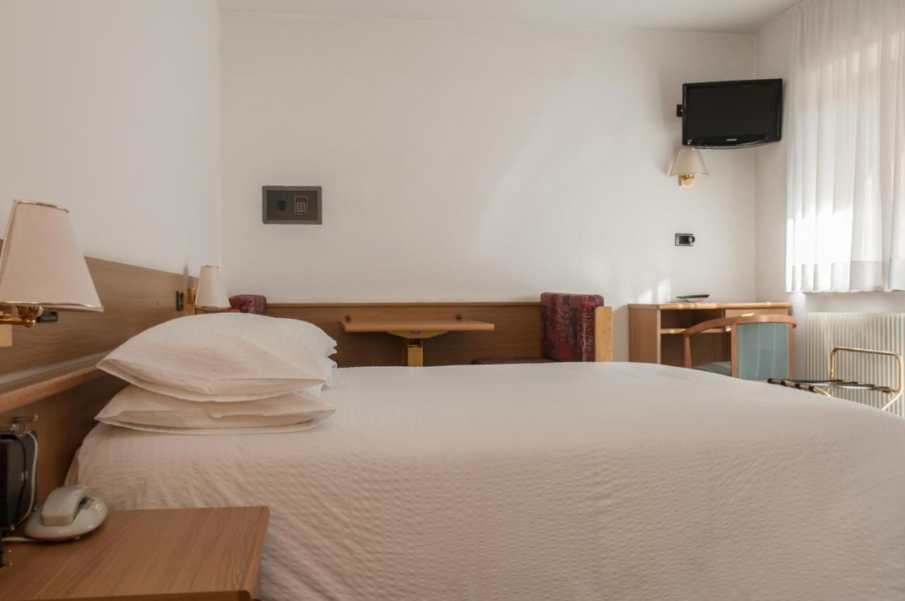 Hotel Ai Pini Виго-ди-Фасса Экстерьер фото